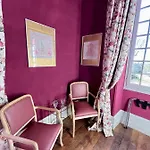לינה וארוחת בוקר Maison De Mags & Mags Marie Antoinette Lanouaille