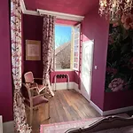 לינה וארוחת בוקר Maison De Mags & Mags Marie Antoinette