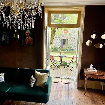 Maison De Mags & Mags Marie Antoinette Bed & Breakfast
