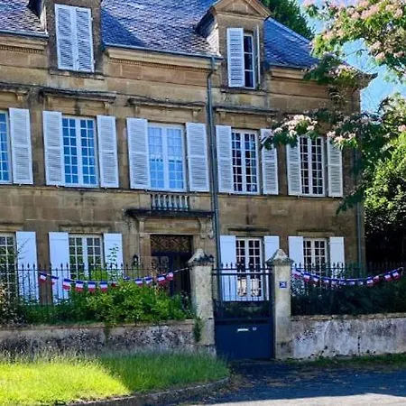 לינה וארוחת בוקר Maison De Mags & Mags Marie Antoinette Lanouaille